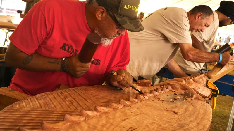 Hawai‘i and Aotearoa delegates collaborate on their Hoe Uli at Bishop Museum during FestPAC 2024.